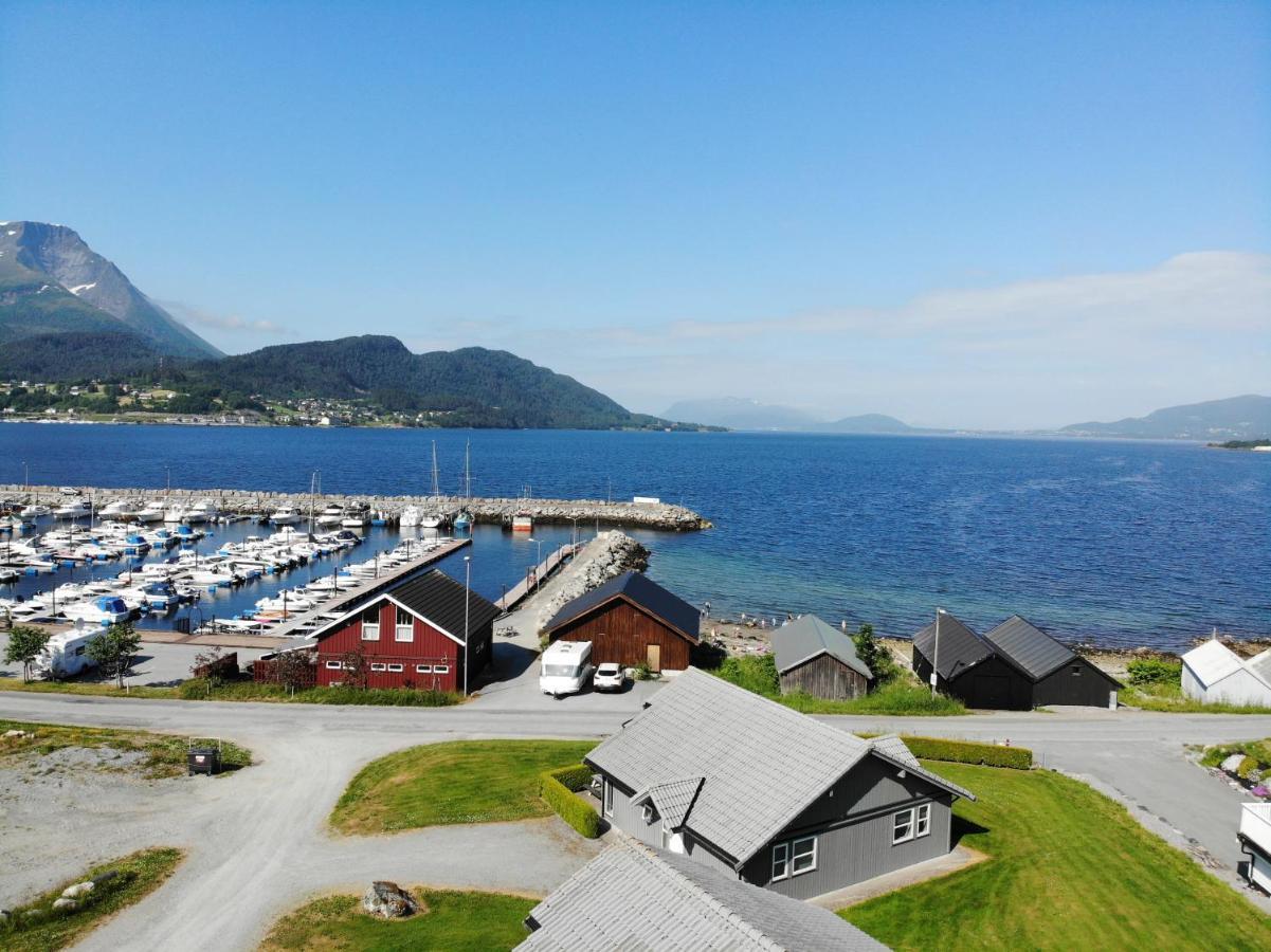 Aursnes Hotell Sykkylven Bagian luar foto