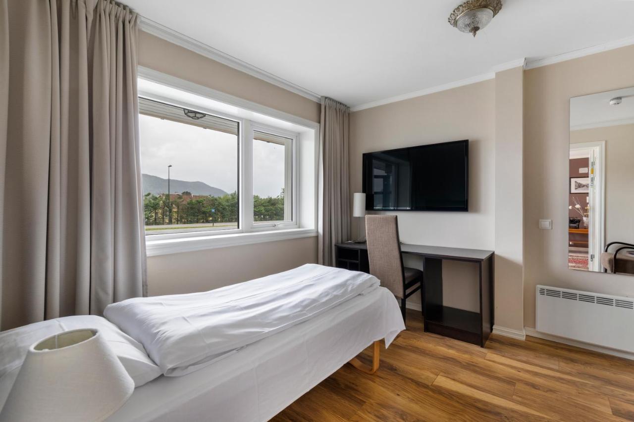 Aursnes Hotell Sykkylven Bagian luar foto
